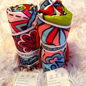 2 Microfiber Beach Towels- House of Clouds- Tropical Vacation Geometric‎ Pattern